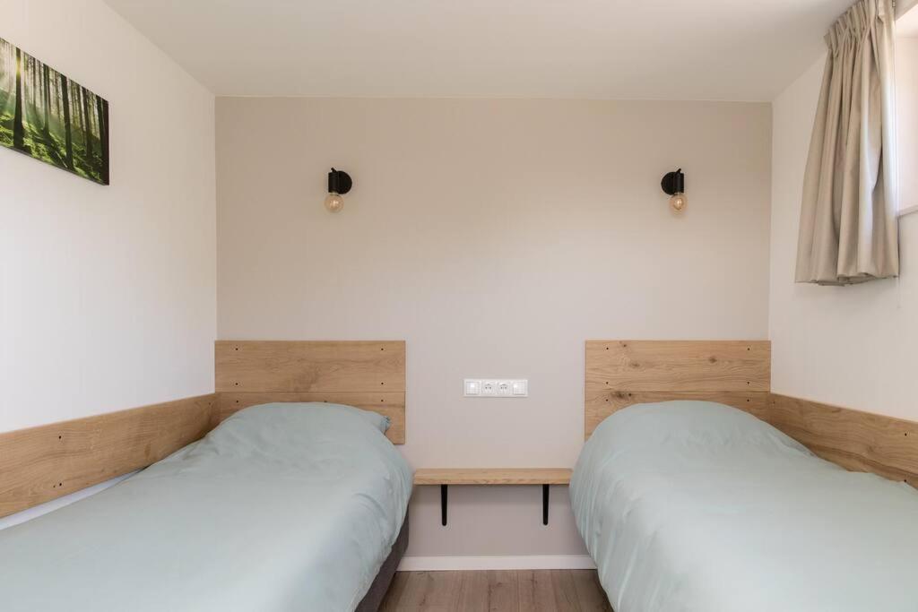Vakantiehuis Eikzicht Gelegen Aan Het Bos Elsloo  エクステリア 写真